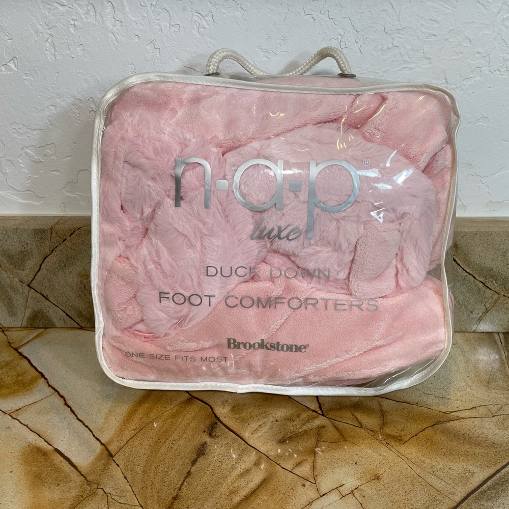 Brookstone n-a-p Luxe Pink Duck Down Foot Comforters Slippers - Picture 7 of 7